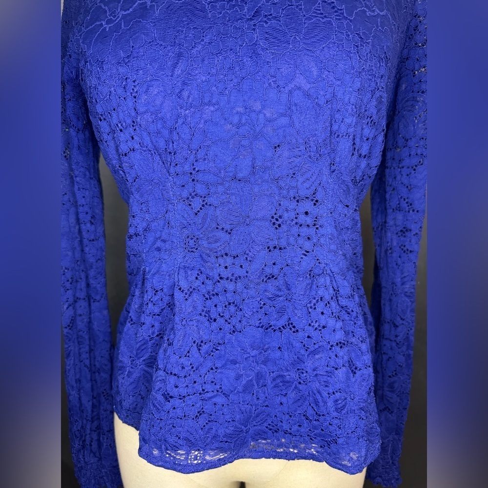 💙Sweet Rain Royal Blue Lace Long Sleeve Top - Size M💙 - Picture 2 of 10